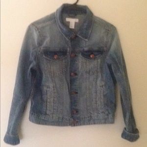 H&m jean jacket Never worn!! Size 8